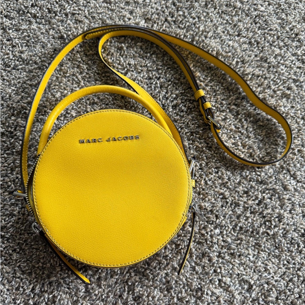 Marc Jacobs Yellow Crossbody Bag with Minimalist Design